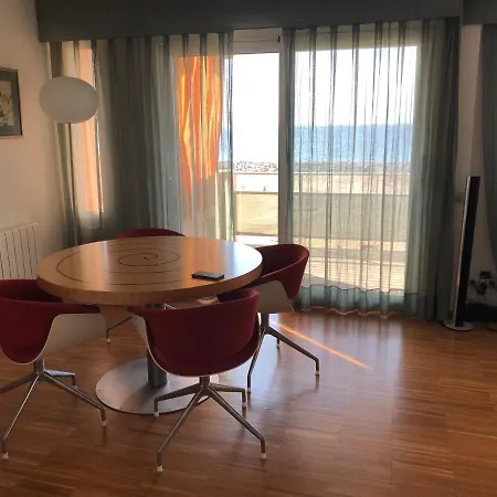 Apartment En 1ª Linea De Mar Con Excepcionales Vistas A La Bahia En